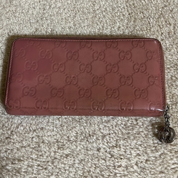 Gucci women’s leather wallet, embossed with Gucci logo - Picture 4 of 15